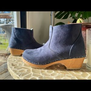Blue suede clogs